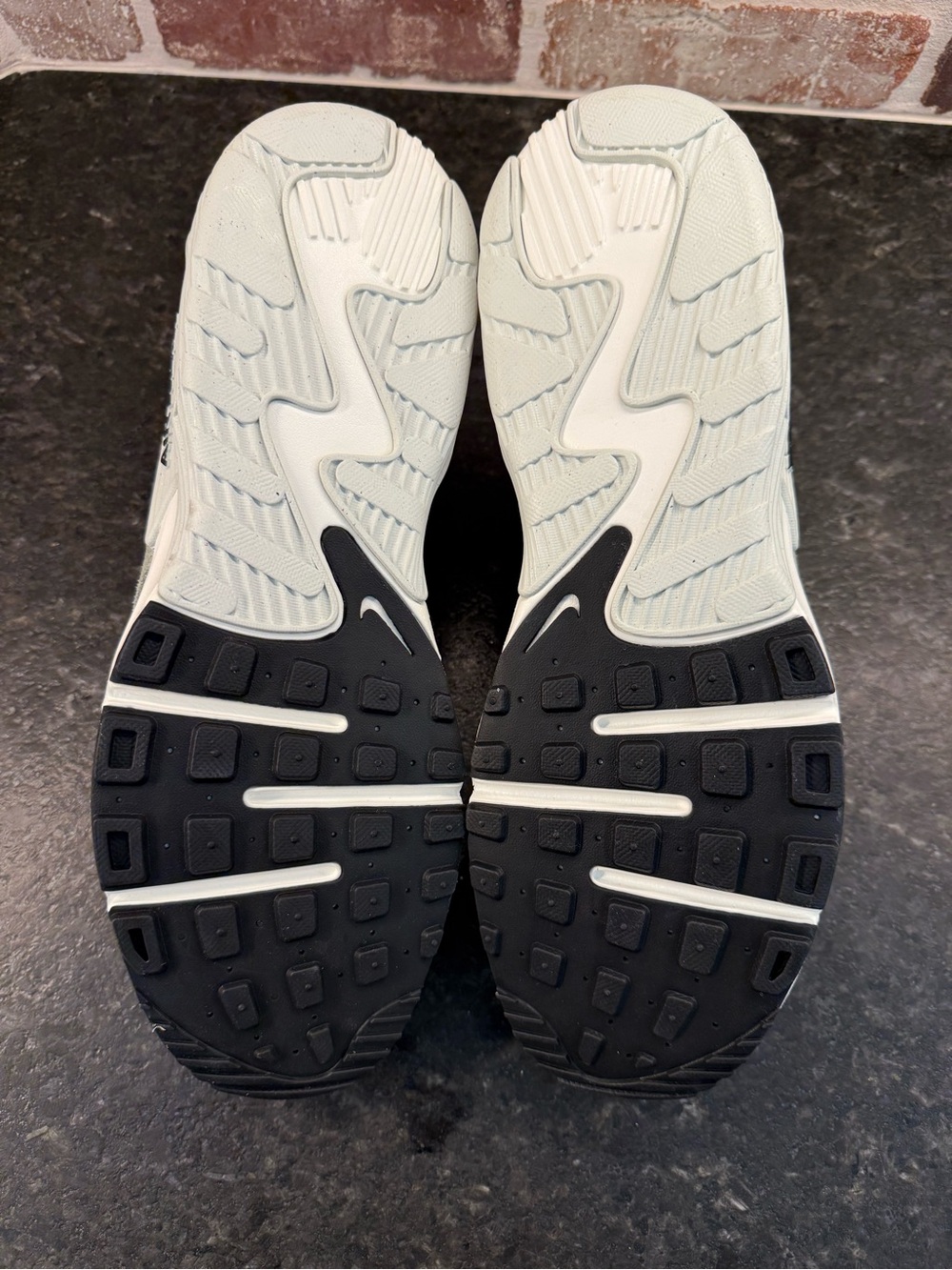Nike Air Max Excee – Sage Green & Grey – NWOB – Men's Size 12 - Picture 6 of 8
